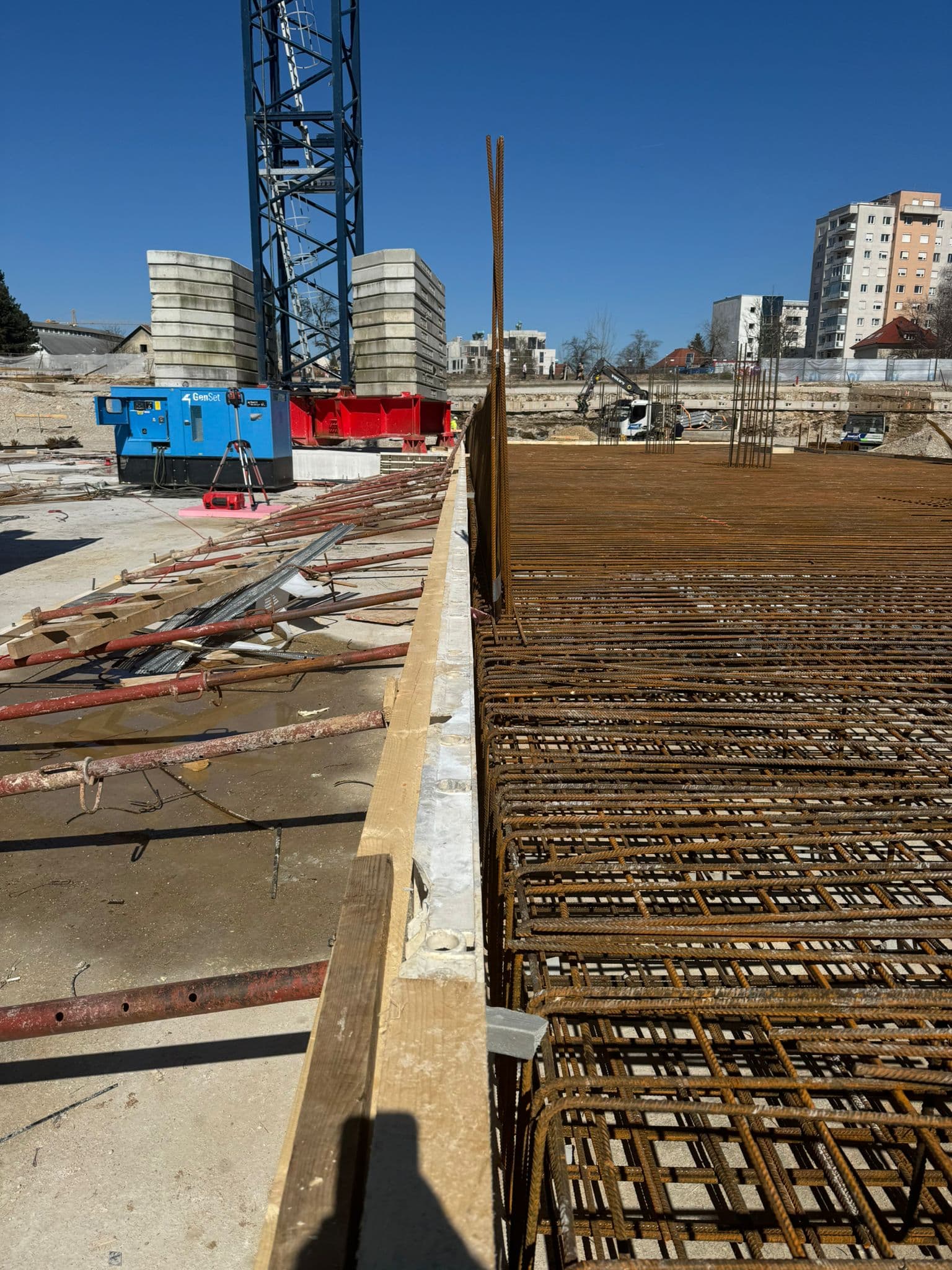 Priprava armature in opaža za temeljenje.